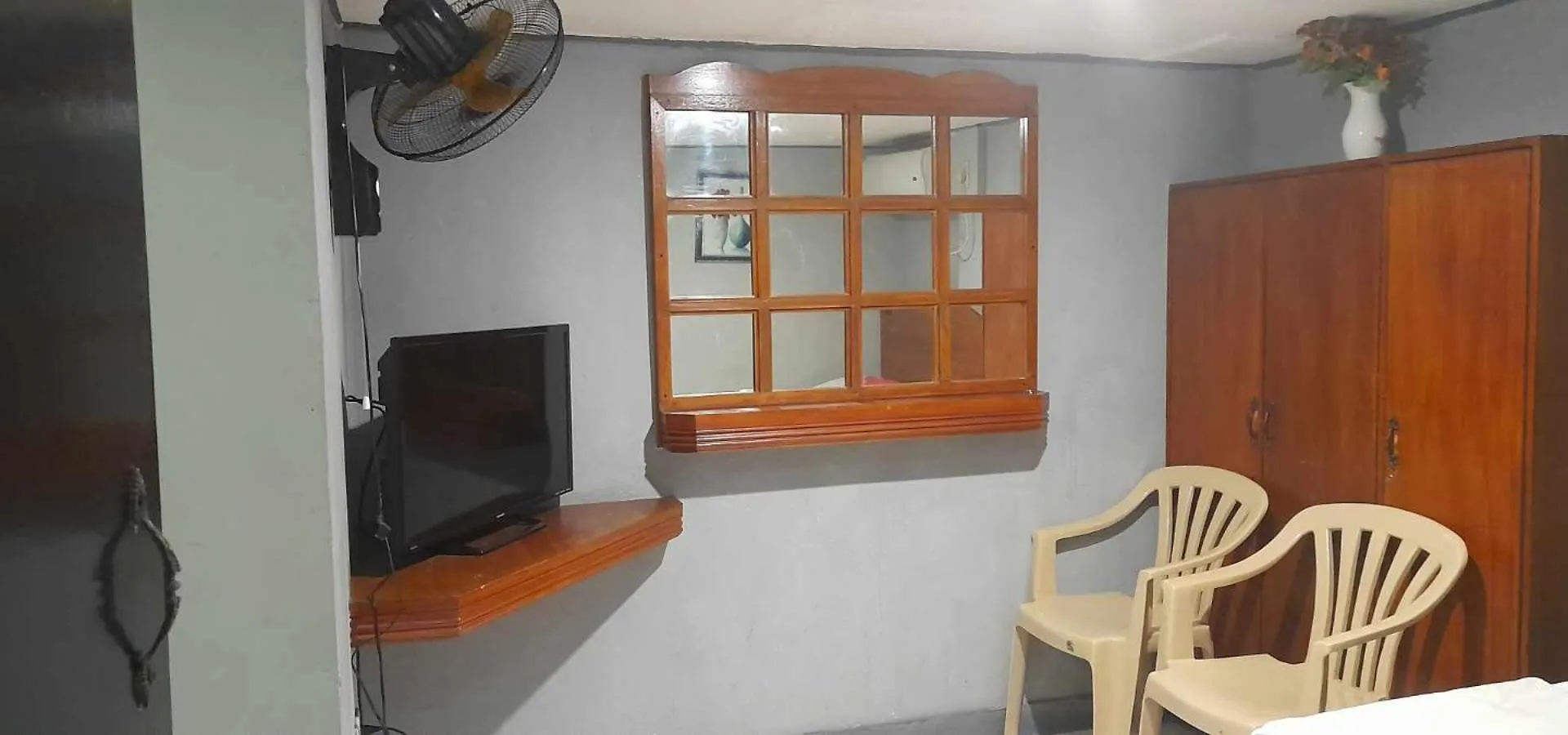 Slouch Hat Hotel And Restaurant Manila