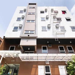 3* Hotel Vaccinated Staff - Oyo 152 Sangco Condotel